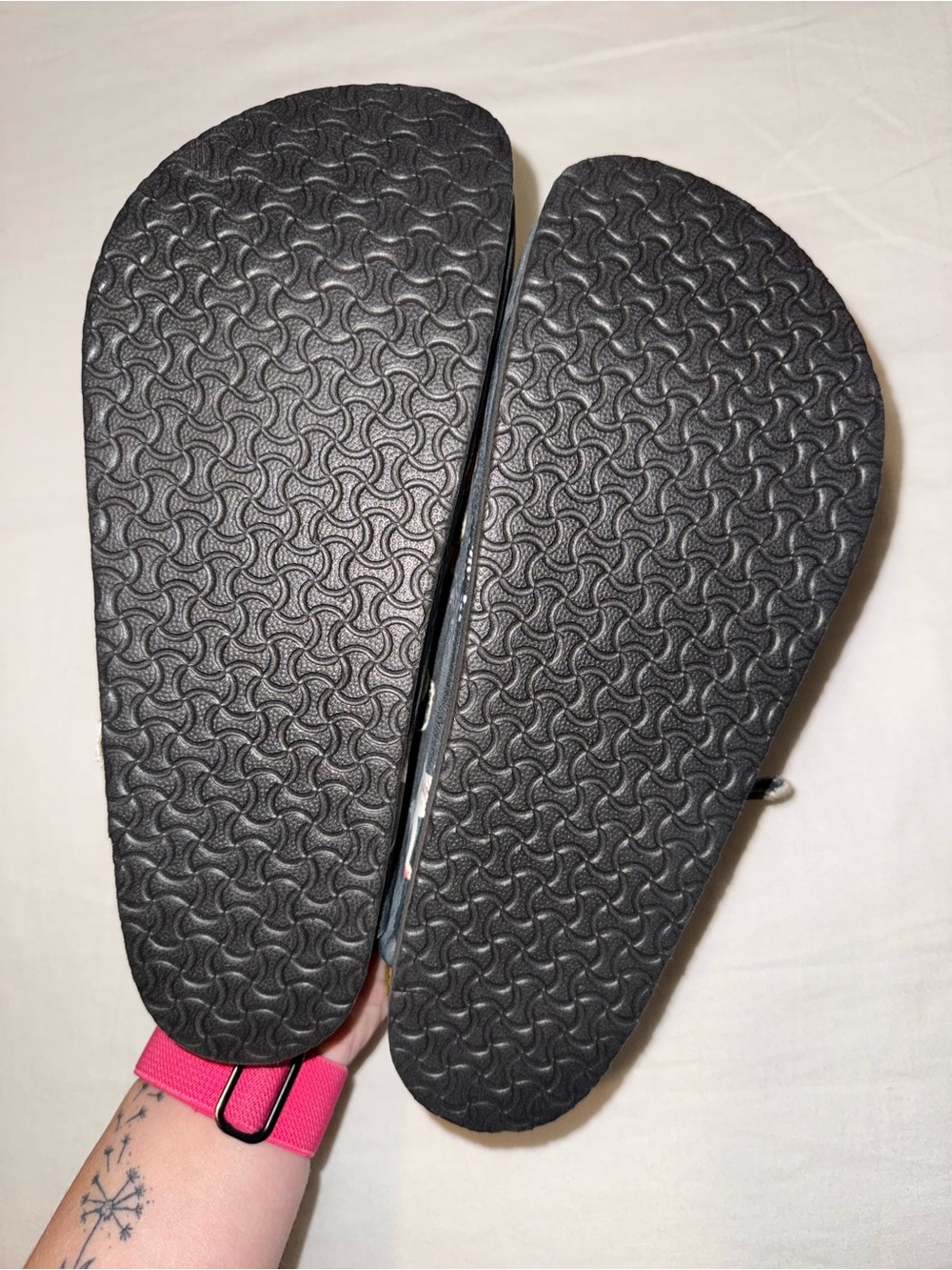 Calceo Clogs - Picture 2 of 3
